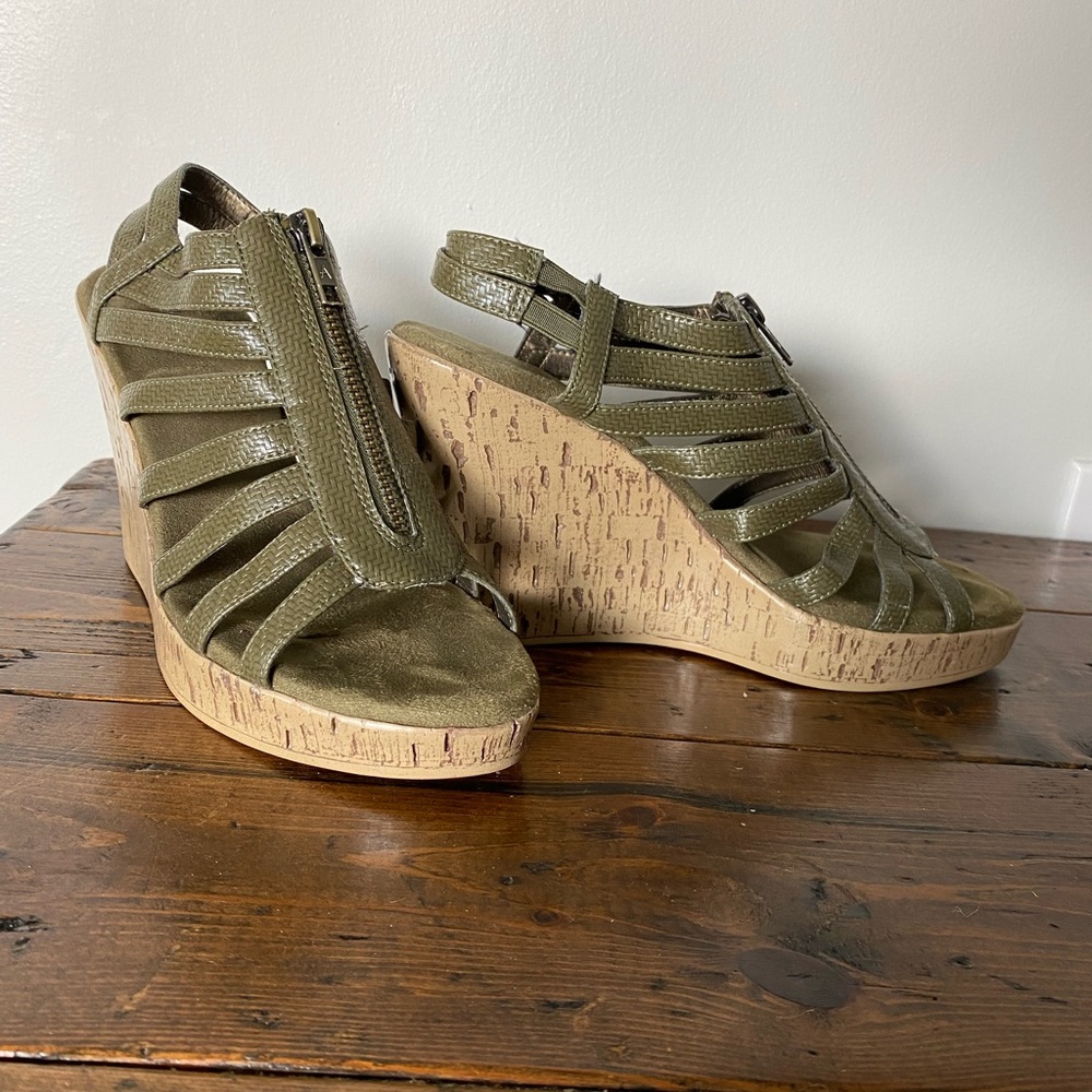 Aerosoles wedges